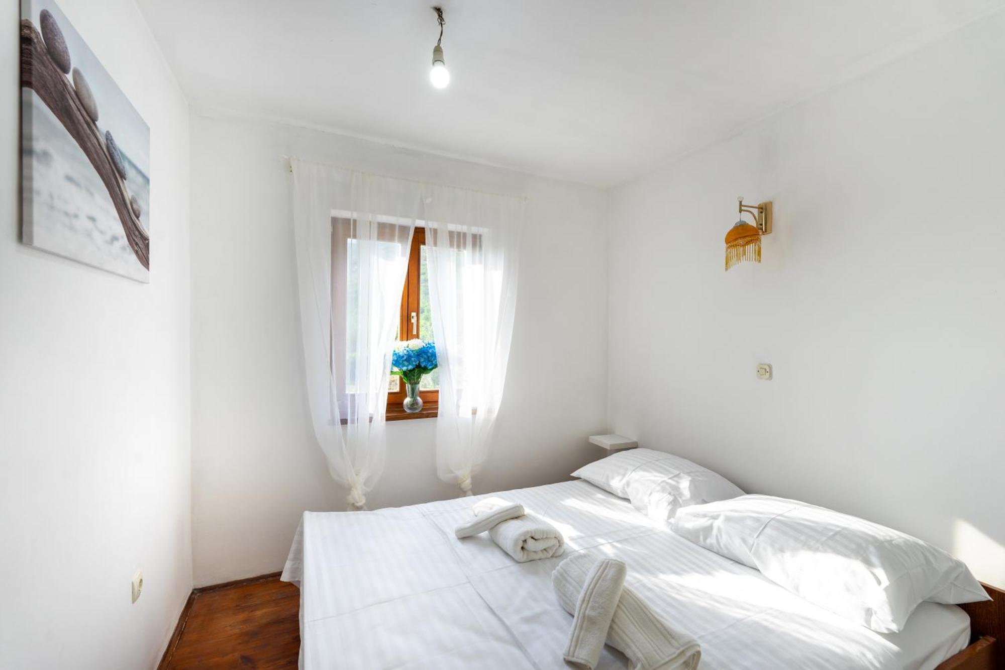 Вилла Olive Garden House In Zrnovnica With A View & Bbq Экстерьер фото