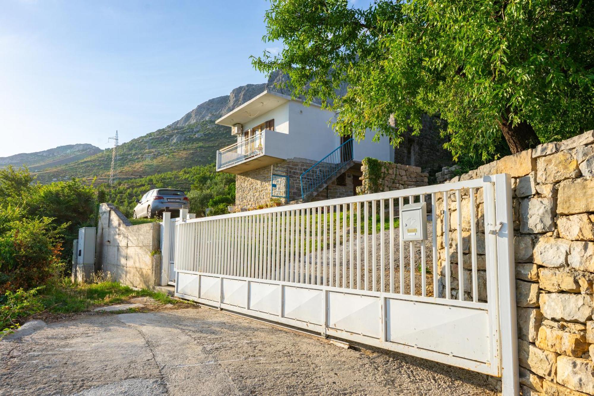 Вилла Olive Garden House In Zrnovnica With A View & Bbq Экстерьер фото