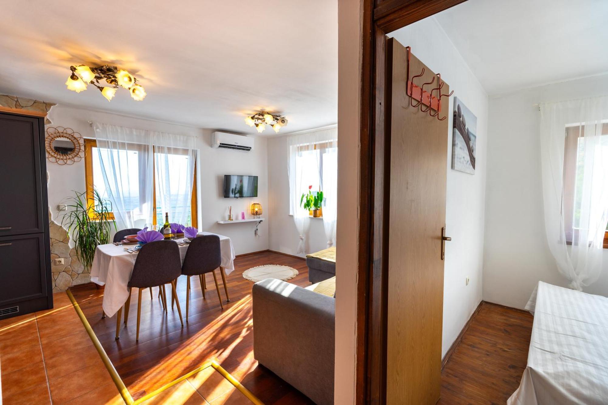 Вилла Olive Garden House In Zrnovnica With A View & Bbq Экстерьер фото
